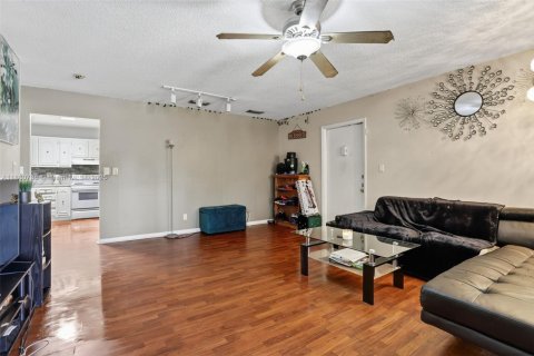 Condo in Margate, Florida, 2 bedrooms  № 1924783 - photo 7