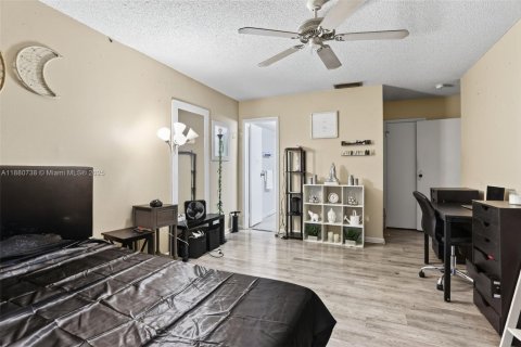 Condo in Margate, Florida, 2 bedrooms  № 1924783 - photo 10