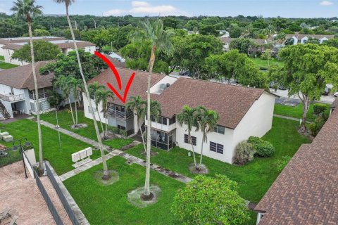 Condo in Margate, Florida, 2 bedrooms  № 1924783 - photo 1