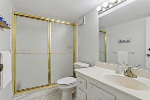 Condo in Margate, Florida, 2 bedrooms  № 1924783 - photo 13