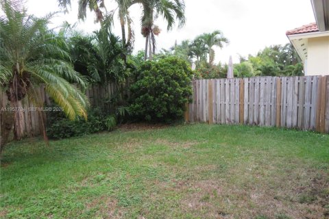 Casa en alquiler en Miami, Florida, 3 dormitorios, 198.9 m2 № 2011612 - foto 27