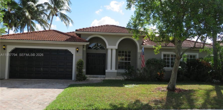 Casa en Miami, Florida 3 dormitorios, 198.9 m2 № 2011612