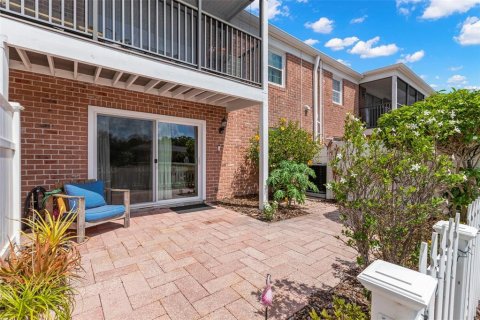 Condo in Tampa, Florida, 2 bedrooms № 2096395 - photo 25