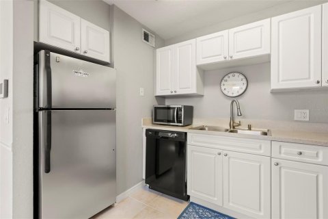 Condo in Tampa, Florida, 2 bedrooms № 2096395 - photo 14