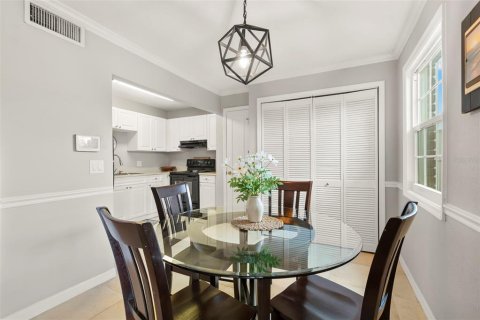 Condo in Tampa, Florida, 2 bedrooms № 2096395 - photo 11