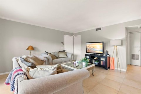 Condo in Tampa, Florida, 2 bedrooms № 2096395 - photo 8
