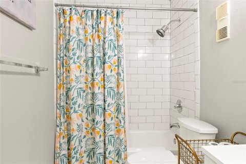 Condo in Tampa, Florida, 2 bedrooms № 2096395 - photo 19
