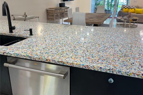 Townhouse in North Miami Beach, Florida 2 bedrooms, 138.05 sq.m. № 2022092 - photo 7