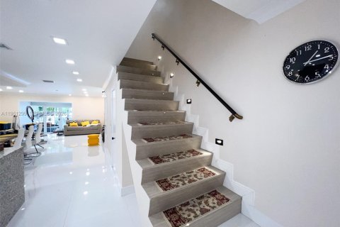 Townhouse in North Miami Beach, Florida 2 bedrooms, 138.05 sq.m. № 2022092 - photo 16