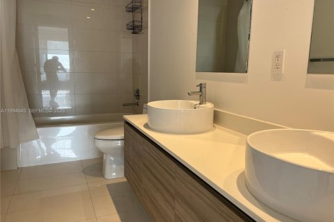 Condominio en venta en Miami, Florida, 2 dormitorios, 100.43 m2 № 2056321 - foto 25