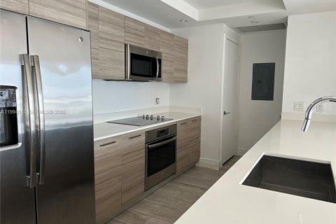 Condominio en Miami, Florida, 2 dormitorios  № 2056321