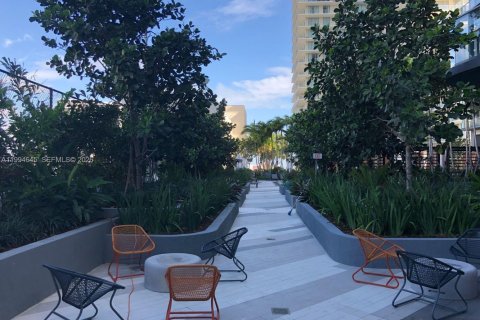 Condominio en venta en Miami, Florida, 2 dormitorios, 100.43 m2 № 2056321 - foto 16