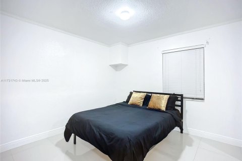 House in Miami, Florida 3 bedrooms, 154.4 sq.m. № 2013502 - photo 23