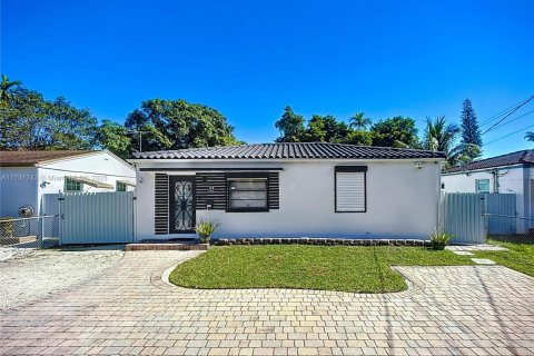 House in Miami, Florida 3 bedrooms, 154.4 sq.m. № 2013502 - photo 5