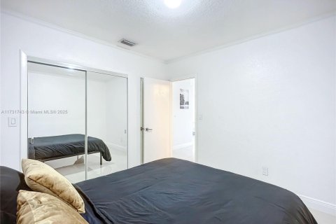 House in Miami, Florida 3 bedrooms, 154.4 sq.m. № 2013502 - photo 21