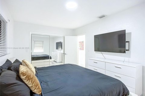 House in Miami, Florida 3 bedrooms, 154.4 sq.m. № 2013502 - photo 19