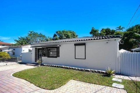 House in Miami, Florida 3 bedrooms, 154.4 sq.m. № 2013502 - photo 3