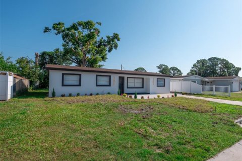 Casa en venta en Tampa, Florida, 4 dormitorios, 134.71 m2 № 1850252 - foto 5