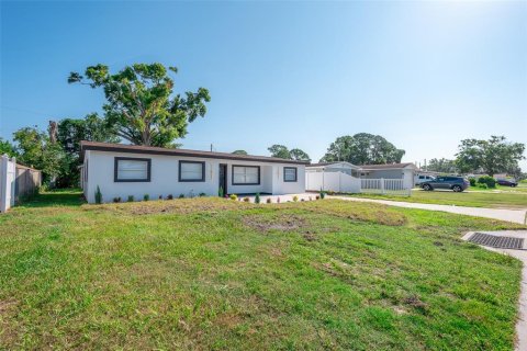 Casa en venta en Tampa, Florida, 4 dormitorios, 134.71 m2 № 1850252 - foto 4