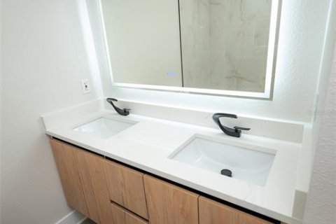 Casa en venta en Tampa, Florida, 4 dormitorios, 134.71 m2 № 1850252 - foto 22