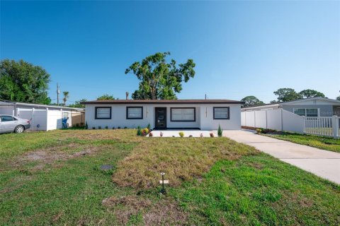 Casa en venta en Tampa, Florida, 4 dormitorios, 134.71 m2 № 1850252 - foto 3