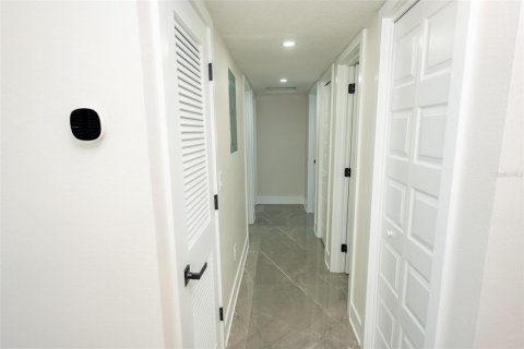 Casa en venta en Tampa, Florida, 4 dormitorios, 134.71 m2 № 1850252 - foto 18
