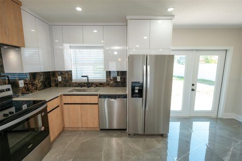 Casa en venta en Tampa, Florida, 4 dormitorios, 134.71 m2 № 1850252 - foto 14
