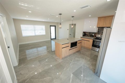 Casa en venta en Tampa, Florida, 4 dormitorios, 134.71 m2 № 1850252 - foto 10