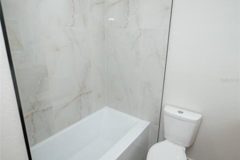 Casa en venta en Tampa, Florida, 4 dormitorios, 134.71 m2 № 1850252 - foto 21