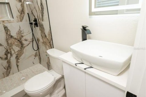 Casa en venta en Tampa, Florida, 4 dormitorios, 134.71 m2 № 1850252 - foto 28