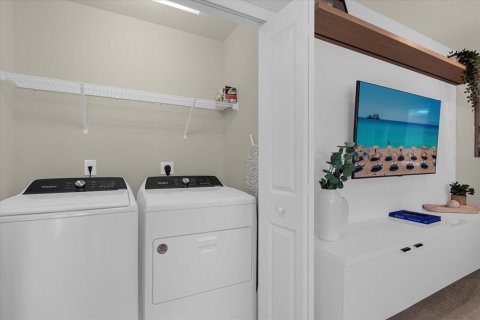 Townhouse in Davenport, Florida 5 bedrooms, 212.1 sq.m. № 1873130 - photo 7