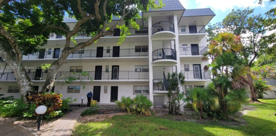 Condo in Lauderhill, Florida, 2 bedrooms  № 1946663