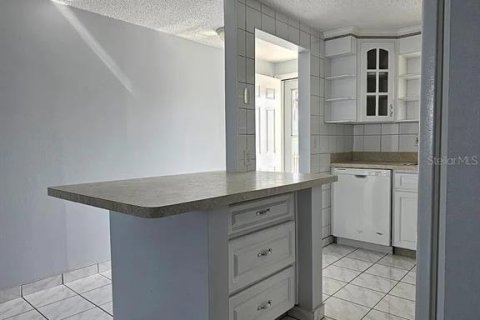 Copropriété à louer à New Port Richey, Floride: 2 chambres, 73.58 m2 № 2386387 - photo 4