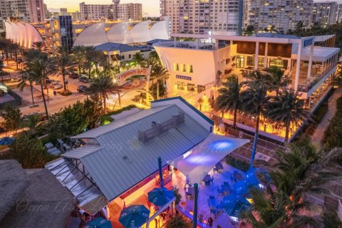 Condominio en venta en Pompano Beach, Florida, 1 dormitorio, 65.03 m2 № 1118740 - foto 1