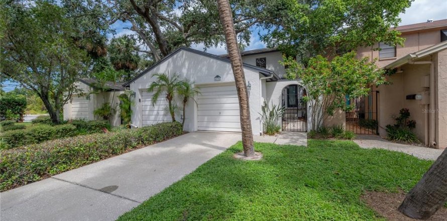 Townhouse in Tampa, Florida 2 bedrooms, 118.91 sq.m. № 1912050