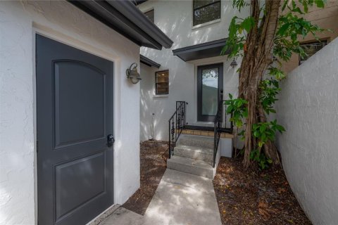 Townhouse in Tampa, Florida 2 bedrooms, 118.91 sq.m. № 1912050 - photo 8