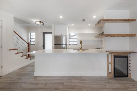 Townhouse in Tampa, Florida 2 bedrooms, 118.91 sq.m. № 1912050 - photo 19