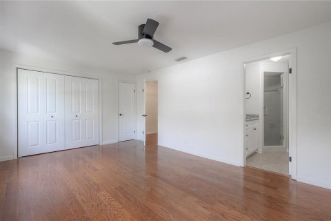 Townhouse in Tampa, Florida 2 bedrooms, 118.91 sq.m. № 1912050 - photo 4