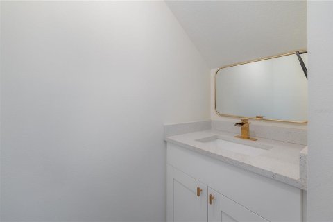 Townhouse in Tampa, Florida 2 bedrooms, 118.91 sq.m. № 1912050 - photo 21