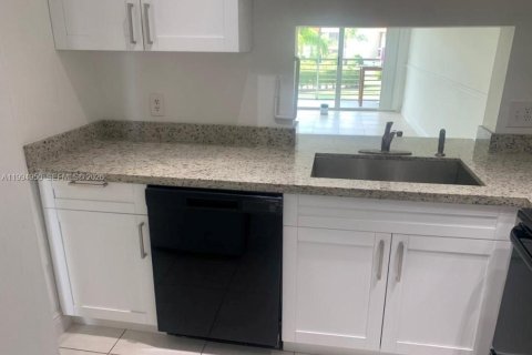 Copropriété à louer à Tamarac, Floride: 2 chambres, 86.03 m2 № 2062530 - photo 15