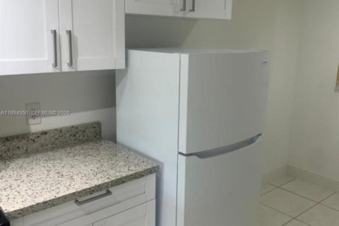 Copropriété à louer à Tamarac, Floride: 2 chambres, 86.03 m2 № 2062530 - photo 6