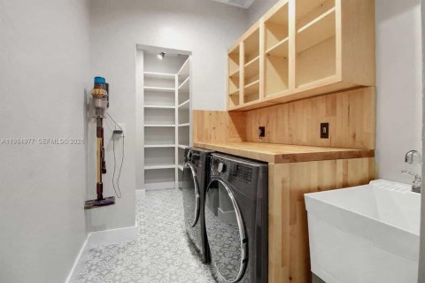 Casa en venta en Homestead, Florida, 4 dormitorios, 285.58 m2 № 2058766 - foto 22