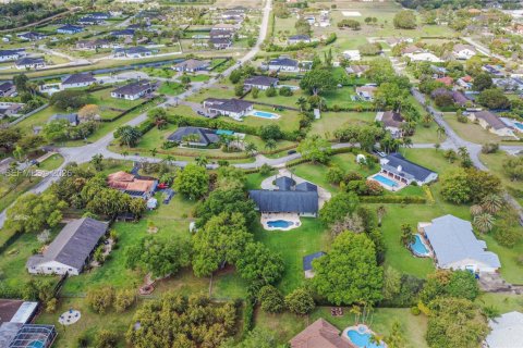 Casa en venta en Homestead, Florida, 4 dormitorios, 285.58 m2 № 2058766 - foto 27