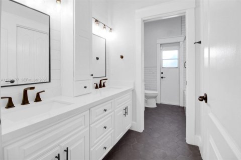 Casa en venta en Homestead, Florida, 4 dormitorios, 285.58 m2 № 2058766 - foto 21