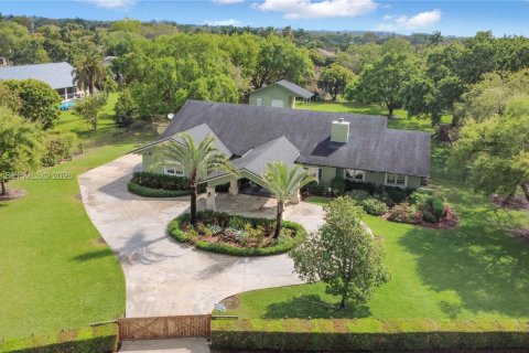 Casa en venta en Homestead, Florida, 4 dormitorios, 285.58 m2 № 2058766 - foto 9