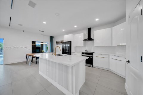 Купить виллу или дом в Кейп-Корал, Флорида 3 спальни, 204.38м2, № 2007259 - фото 25