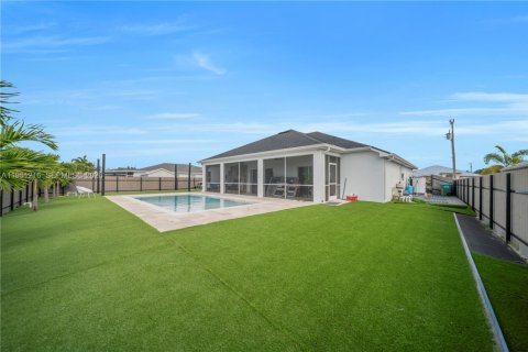 Купить виллу или дом в Кейп-Корал, Флорида 3 спальни, 204.38м2, № 2007259 - фото 16