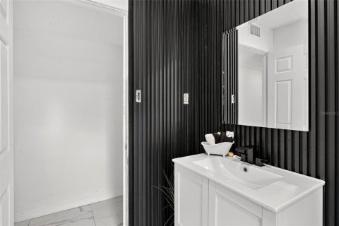Villa ou maison à vendre à Titusville, Floride: 4 chambres, 291.71 m2 № 2408177 - photo 29