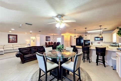Villa ou maison à vendre à Orlando, Floride: 3 chambres, 281.12 m2 № 2287281 - photo 5