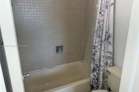 Copropriété à vendre à Miami, Floride: 2 chambres, 89 m2 № 1742409 - photo 19